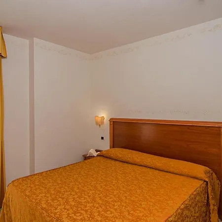 奥姆布罗萨别墅酒店 3*