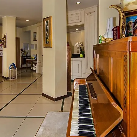 奥姆布罗萨别墅酒店