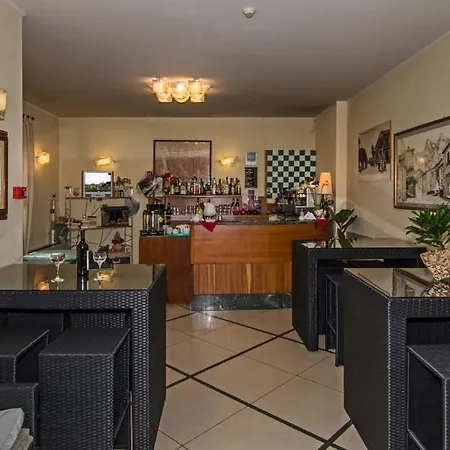 酒店 奥姆布罗萨别墅酒店 3*