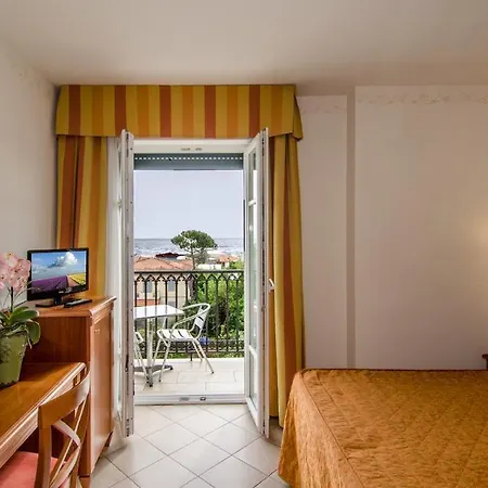 Ombrosa 3* Marina di Pietrasanta